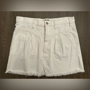 NWOT WE THE FREE WHITE DENIM MINI SKIRT - Size 29 SKU:57